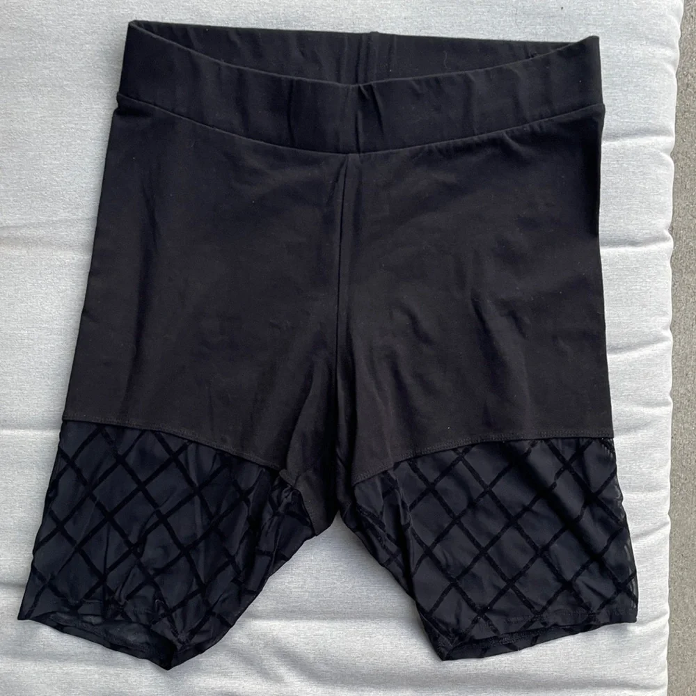 Torrid Black Cotton Blend Shorts with mesh bottoms workout or just look cute 1X - Picture 1 of 3